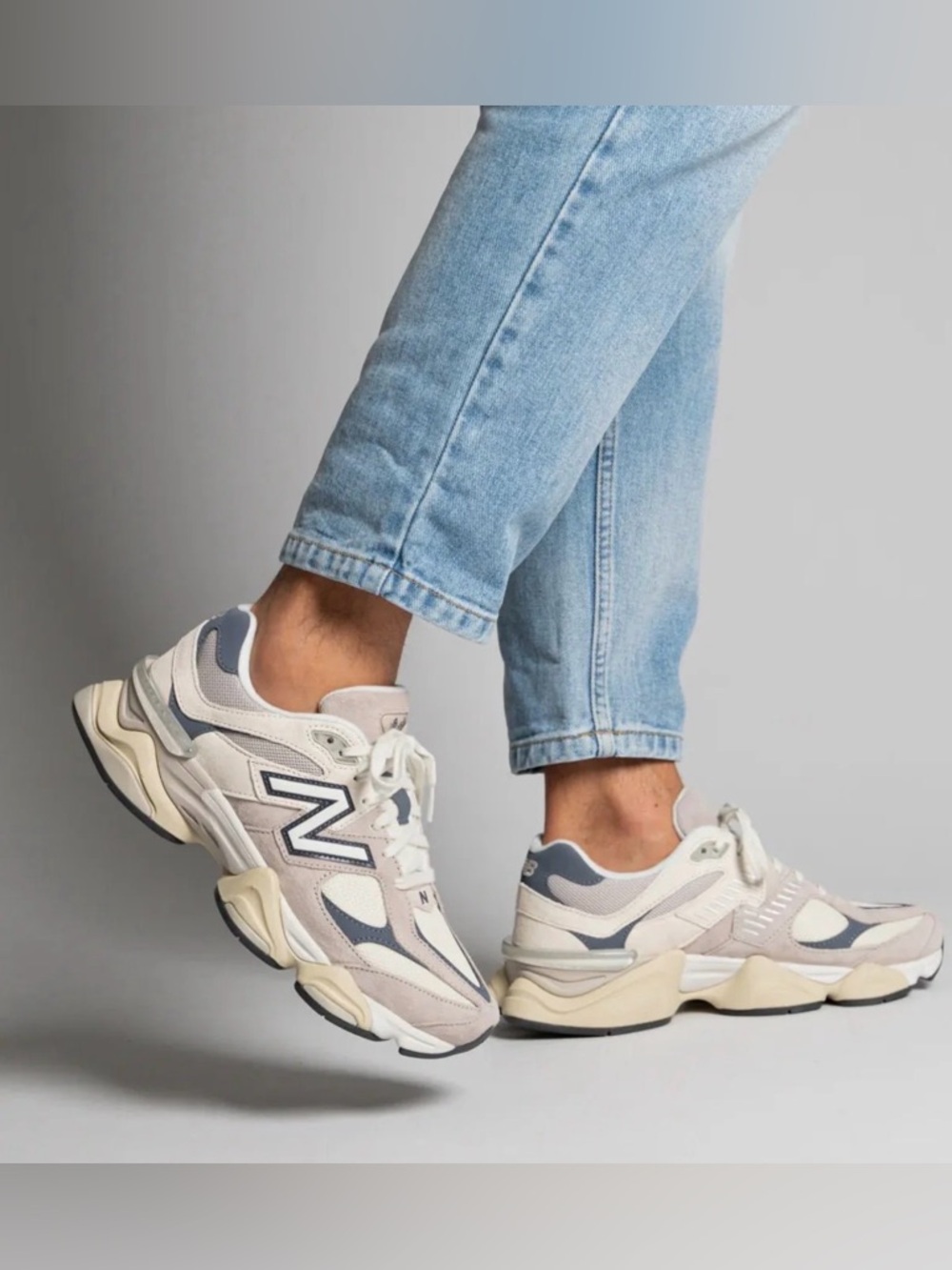 New Balance 9060 'Moonrock Linen size 7.5 W / 6 M